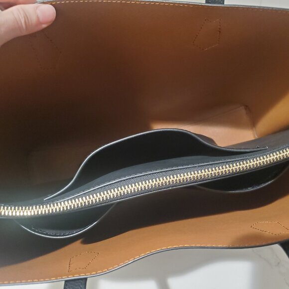 Quince black Italian leather triple compartment shopper tote - Picture 2 of 11